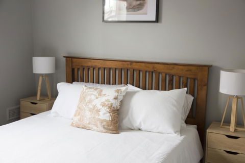 Wayfarers Cottage - Your Accommodation 9