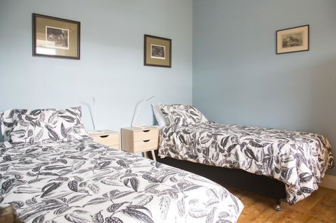 Wayfarers Cottage - Your Accommodation 10