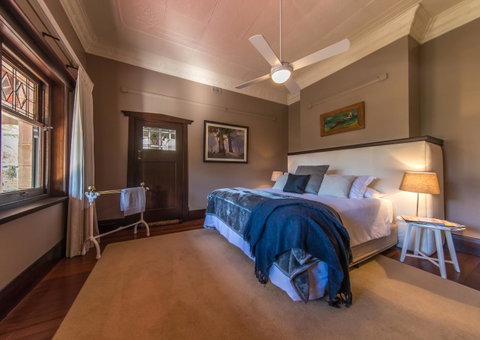 The Tudor House - Your Accommodation 2