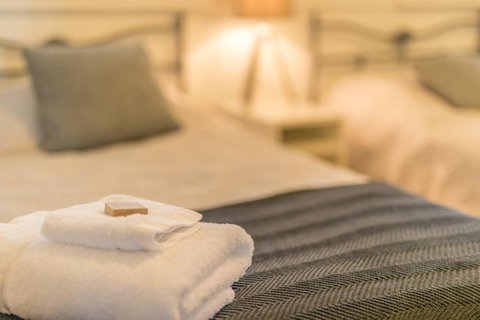 The Tudor House - Your Accommodation 13