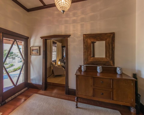 The Tudor House - Your Accommodation 4