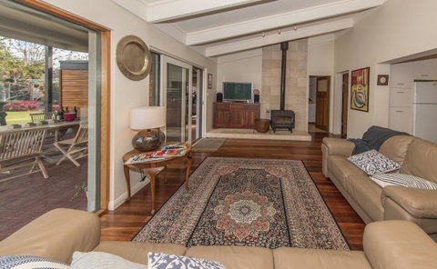 The Tudor House - Your Accommodation 6