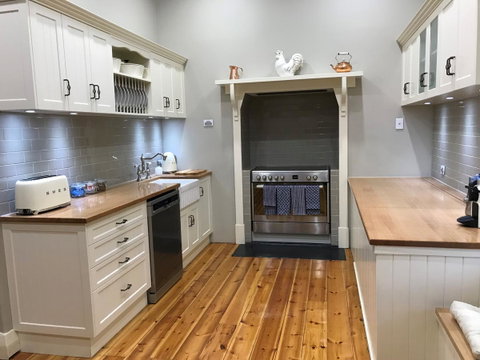 Ambrosia Holiday Home - Your Accommodation 8
