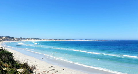 Rocks Retreat Cabin - Dolphin - Your Accommodation 10