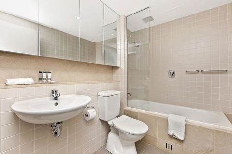 Glenelg Beach Studio - Your Accommodation 14
