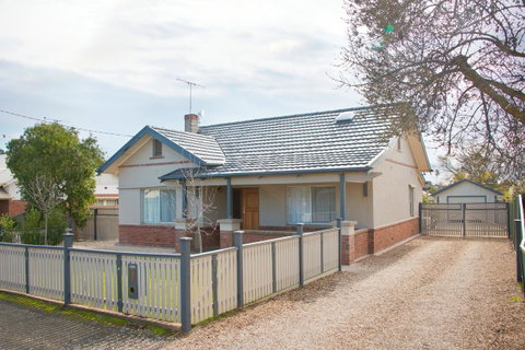 29 Jane - Your Accommodation 9