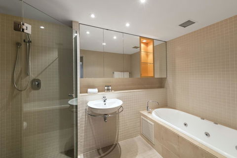 Oaks Glenelg Plaza Pier Suites - Your Accommodation 3