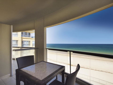 Oaks Glenelg Plaza Pier Suites - Your Accommodation 4