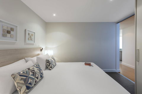 Oaks Glenelg Liberty Suites - Your Accommodation 33