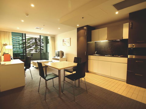 Oaks Glenelg Liberty Suites - Your Accommodation 27