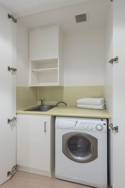 Oaks Glenelg Liberty Suites - Your Accommodation 29