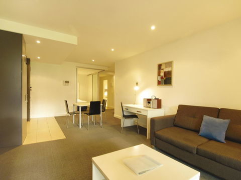 Oaks Glenelg Liberty Suites - Your Accommodation 22