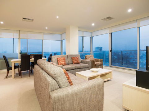 Oaks Glenelg Liberty Suites - Your Accommodation 18