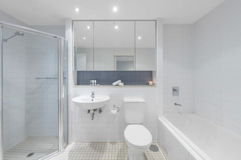 Oaks Glenelg Liberty Suites - Your Accommodation 32