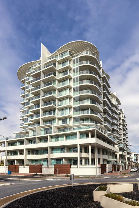 Oaks Glenelg Liberty Suites - Your Accommodation 1