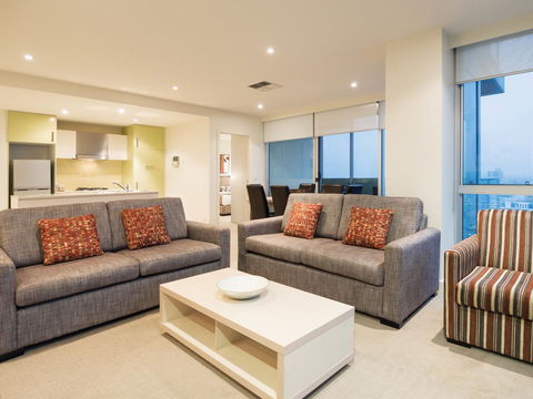 Oaks Glenelg Liberty Suites - Your Accommodation 25