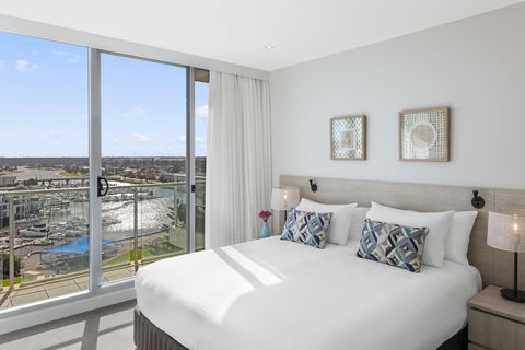 Oaks Glenelg Liberty Suites - Your Accommodation 34