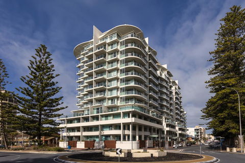Oaks Glenelg Liberty Suites - Your Accommodation 0