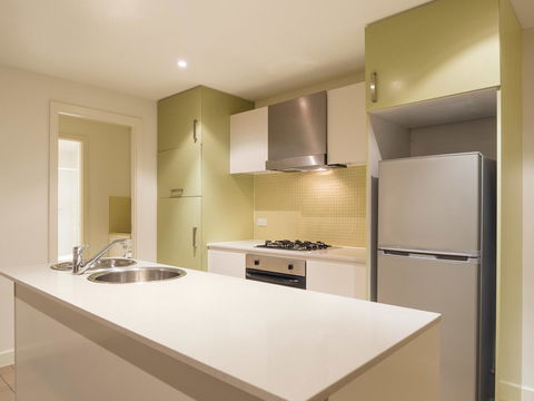Oaks Glenelg Liberty Suites - Your Accommodation 21