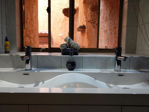 Zen Underground B&B - Your Accommodation 6