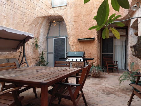 Zen Underground B&B - Your Accommodation 5