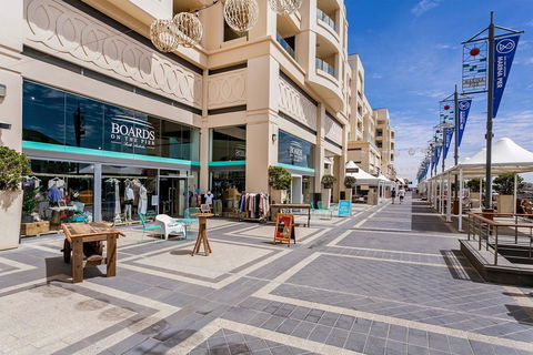 Heart Of Glenelg BnB - Your Accommodation 17