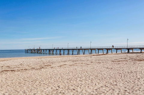 Heart Of Glenelg BnB - Your Accommodation 14