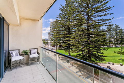 Heart Of Glenelg BnB - Your Accommodation 12