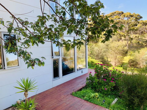 Sunrise On Falie Seaview Eco Accommodation - Your Accommodation 4