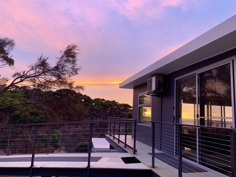 Sunrise On Falie Seaview Eco Accommodation - Your Accommodation 9