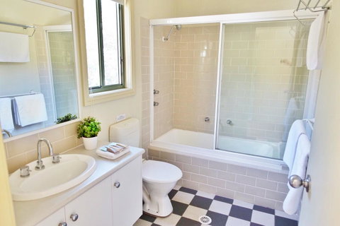 SkyView Villa - Your Accommodation 11