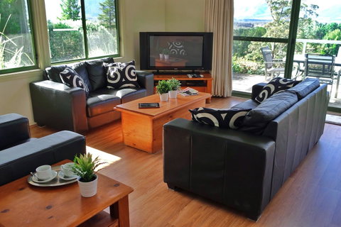 SkyView Villa - Your Accommodation 4