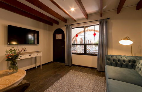 The Manor Basket Range - Your Accommodation 7