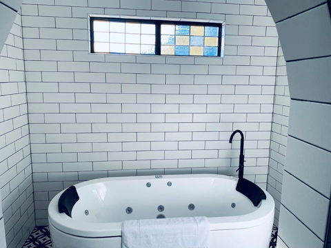 The Manor Basket Range - Your Accommodation 11