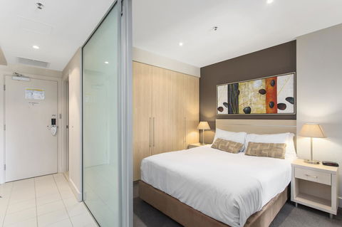 Pier Luxury Apartments - Your Accommodation 9
