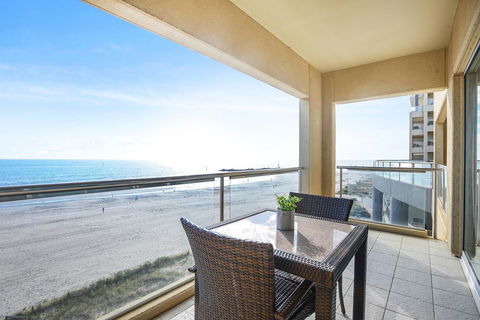 Pier Luxury Apartments - Your Accommodation 7