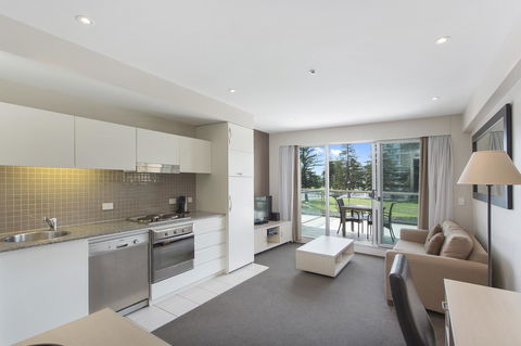 Pier Luxury Apartments - Your Accommodation 8