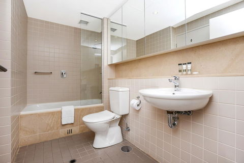 Pier Luxury Apartments - Your Accommodation 18