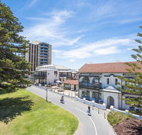 Seawall Apartments - Your Accommodation