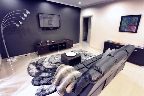 Casavino Luxury Villa - Your Accommodation 0