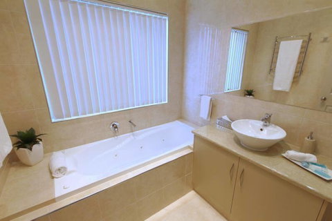 Casavino Luxury Villa - Your Accommodation 26