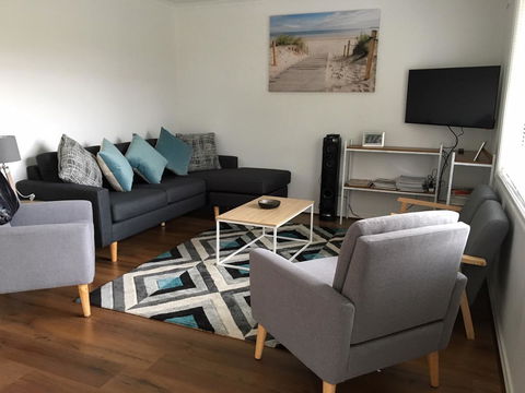 Windsor Gardens Home - Your Accommodation 6