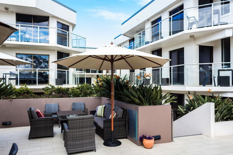 Bayview Beachfront Apartments, In Town Right On The Beach - Your Accommodation 26