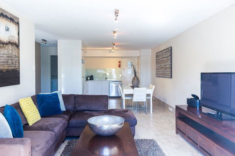 Bayview Beachfront Apartments, In Town Right On The Beach - Your Accommodation 43
