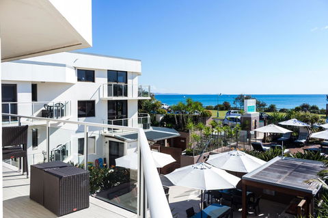 Bayview Beachfront Apartments, In Town Right On The Beach - Your Accommodation 15