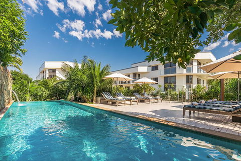 Bayview Beachfront Apartments, In Town Right On The Beach - Your Accommodation 1