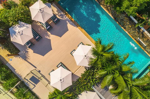 Bayview Beachfront Apartments, In Town Right On The Beach - Your Accommodation 8