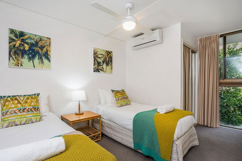 Bayview Beachfront Apartments, In Town Right On The Beach - Your Accommodation 34