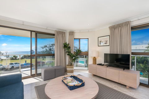Bayview Beachfront Apartments, In Town Right On The Beach - Your Accommodation 36