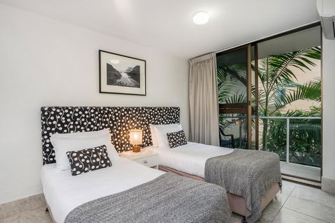 Bayview Beachfront Apartments, In Town Right On The Beach - Your Accommodation 39